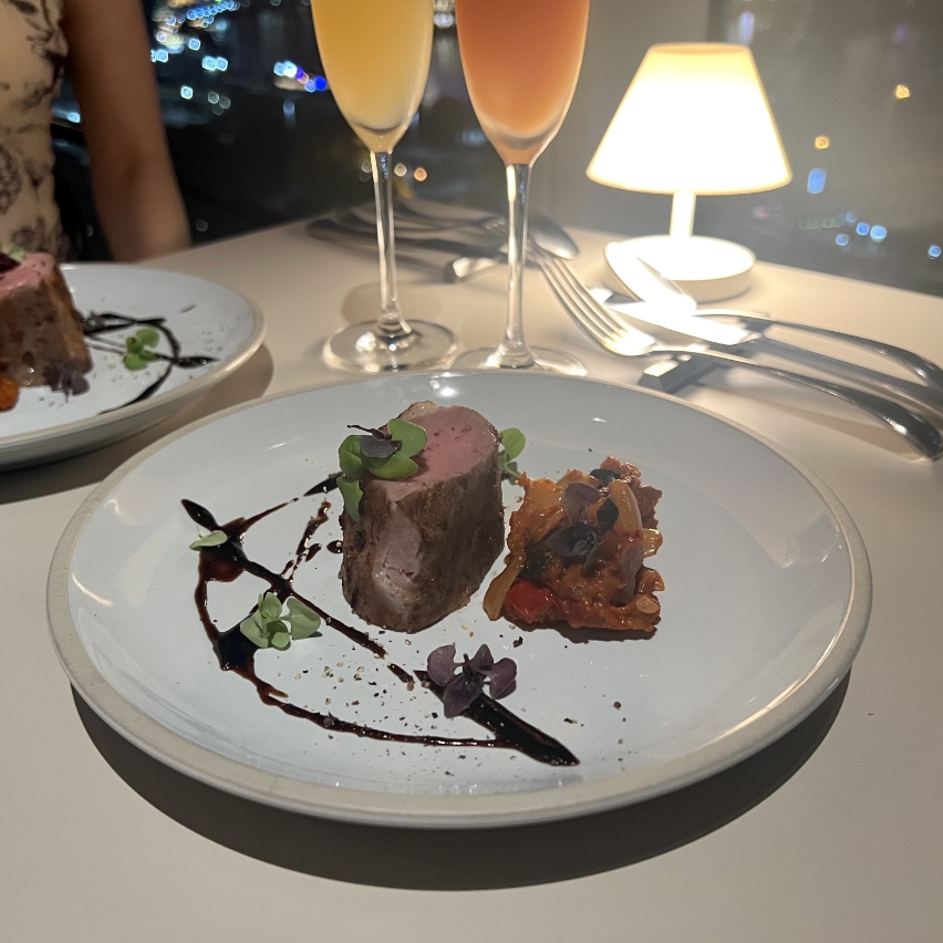 3. 18:00　「GARDEN HOUSE MINATOMIRAI」でディナー