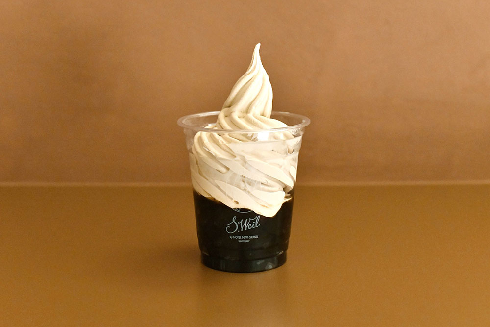 横浜髙島屋 S.Weil by HOTEL NEW GRAND横浜髙島屋店『コーヒーゼリーモカソフト』