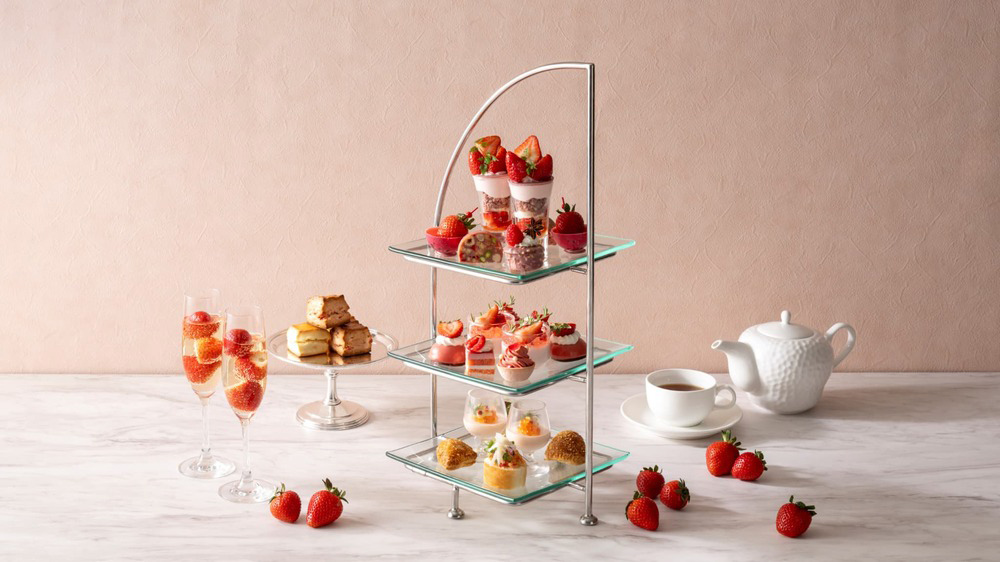 ヨコハマ グランド インターコンチネンタル ホテル「いちごとルビーショコラのアフタヌーンティー」