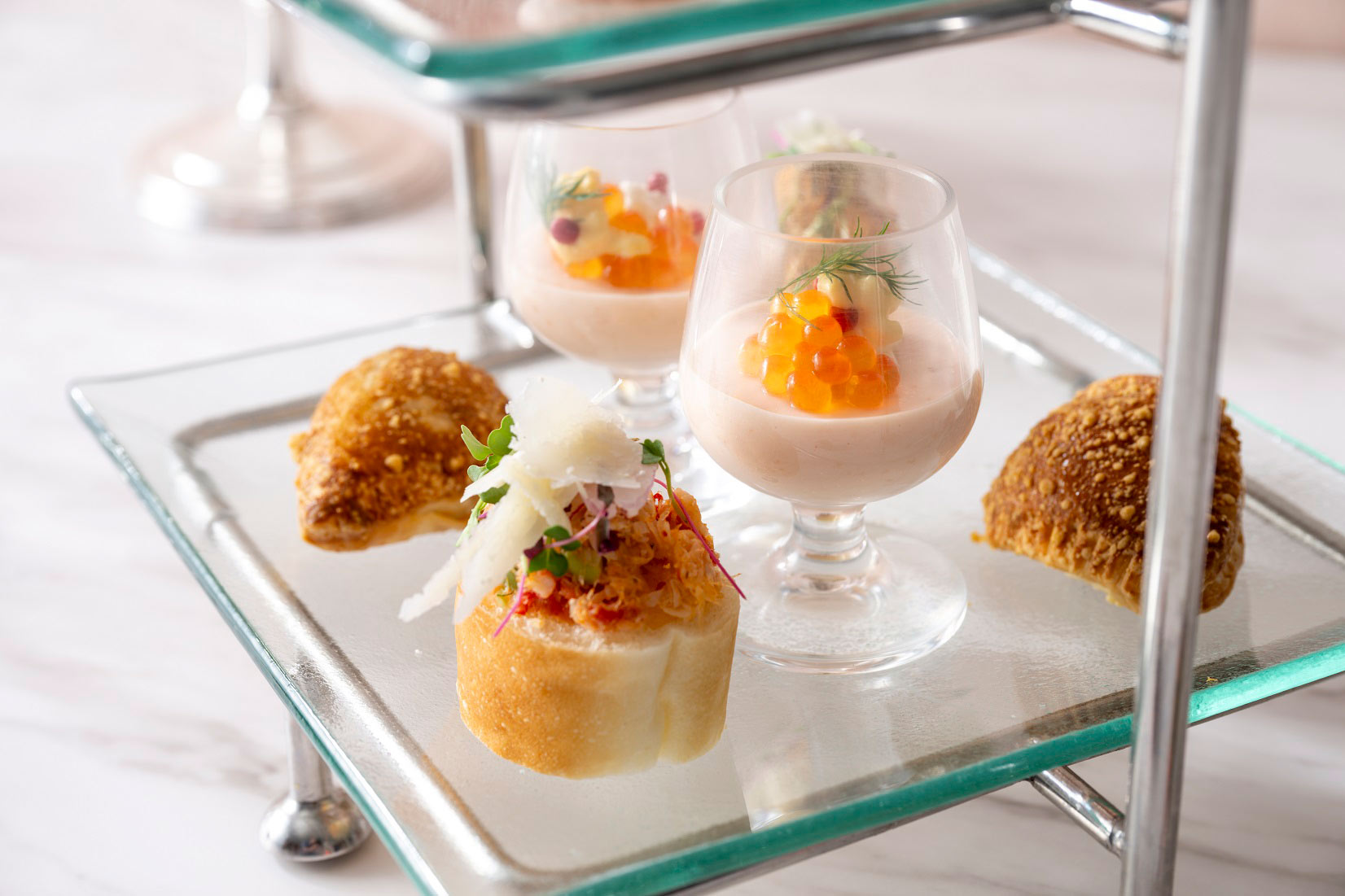 ヨコハマ グランド インターコンチネンタル ホテル「いちごとルビーショコラのアフタヌーンティー」