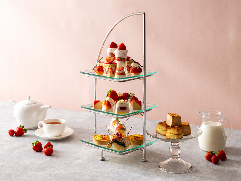 ヨコハマ グランド インターコンチネンタル ホテル「いちごとミルクのアフタヌーンティー」