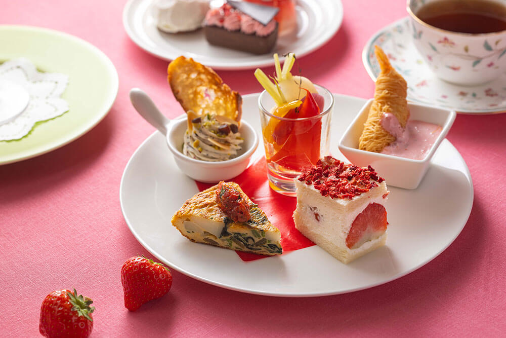 横浜ベイホテル東急「いちごアフタヌーンティー」