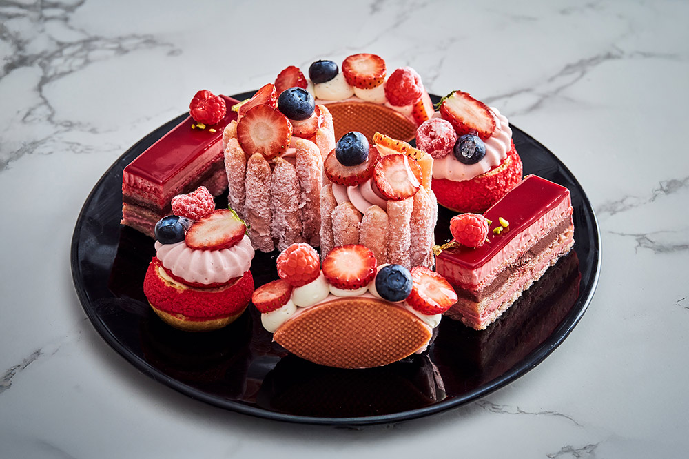 ヒルトン横浜「苺のアフタヌーンティー」