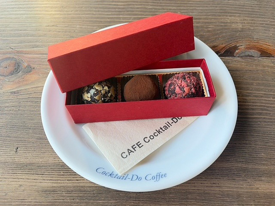 MARK IS みなとみらい　カフェ コクテル堂みなとみらい店「3種のトリュフチョコ」