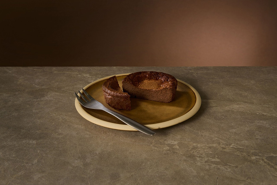 MARK IS みなとみらいブルーボトルコーヒー　みなとみらいカフェ「チョコレートチーズケーキ」