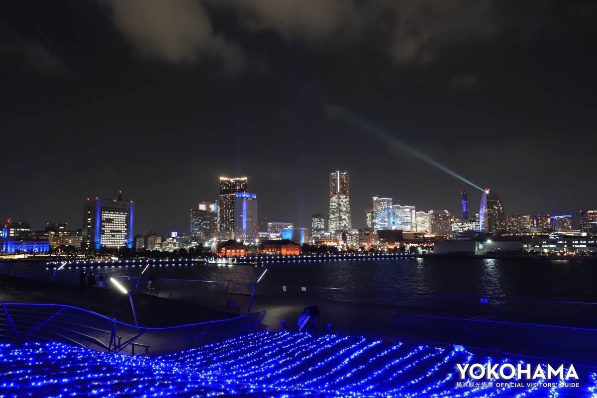 横浜港大さん橋国際客船ターミナルから眺めるショータイム