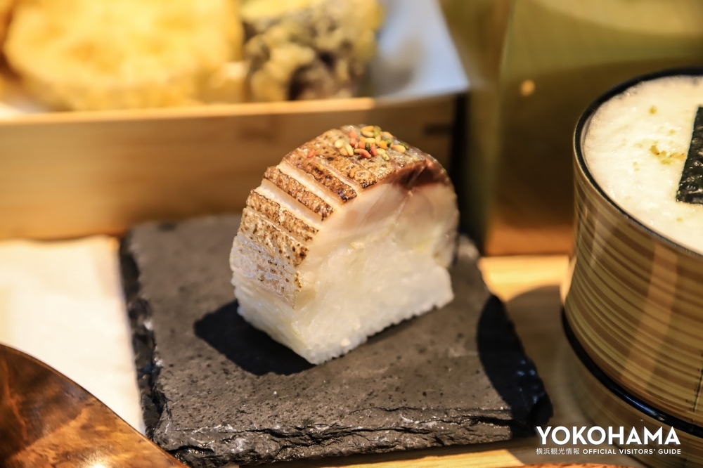 炙り鯖寿司　一貫（300円）