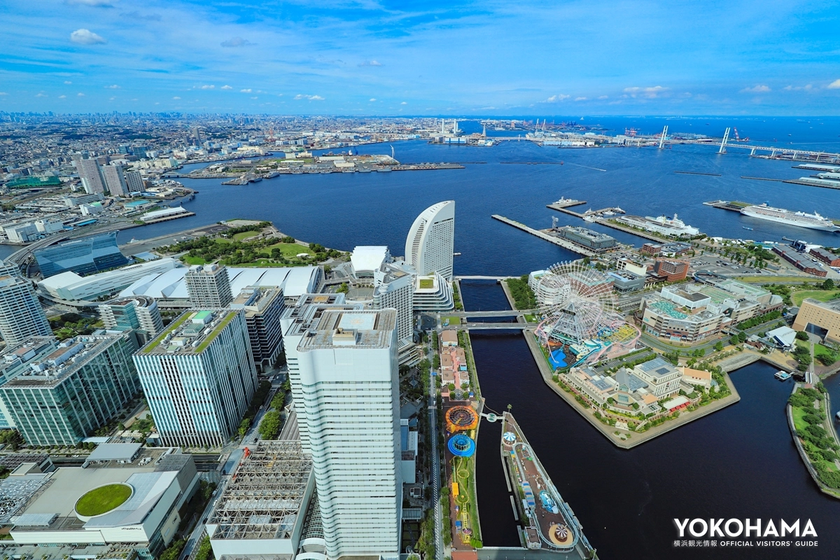 横浜港を眺む北東方向のビュー