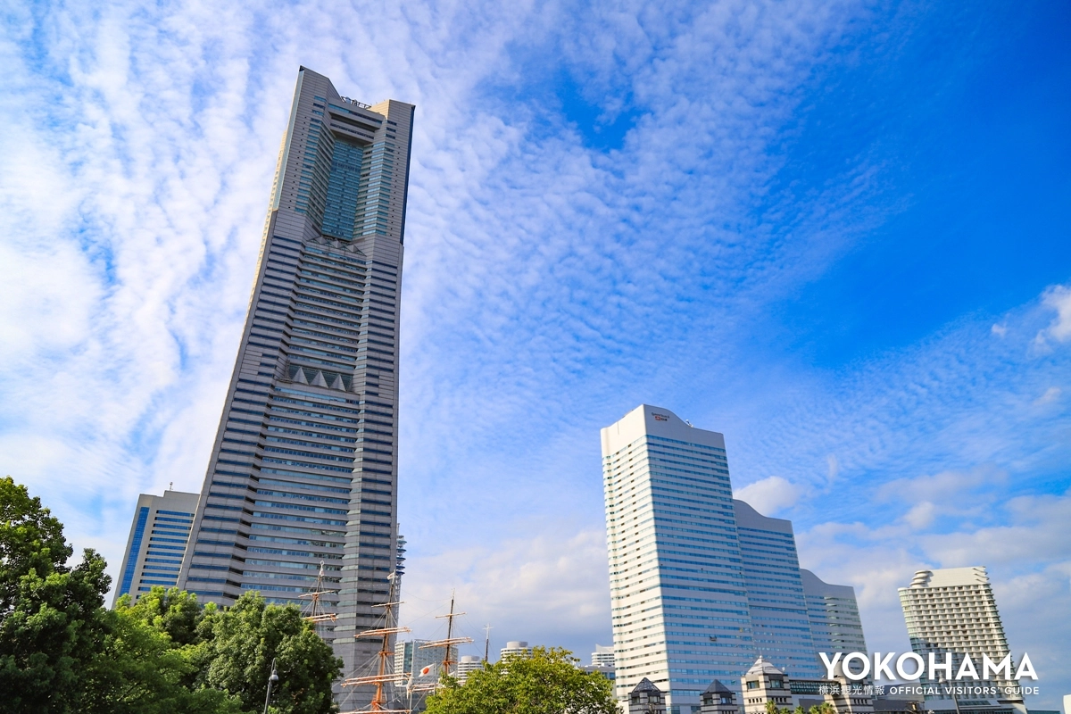 横浜ランドマークタワーは296ｍ、70階建ての高層ビル