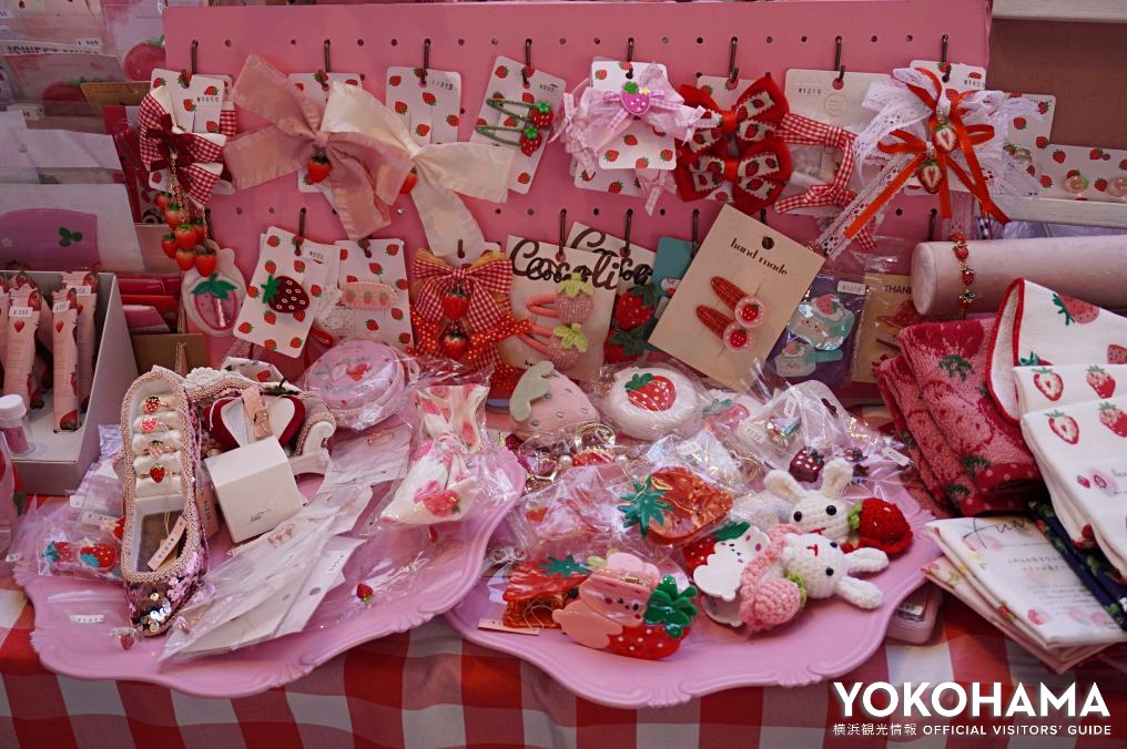 いちごグッズも販売