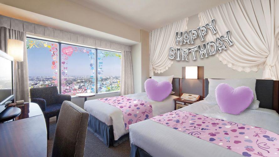 推し色に染まった客室　画像提供：新横浜プリンスホテル