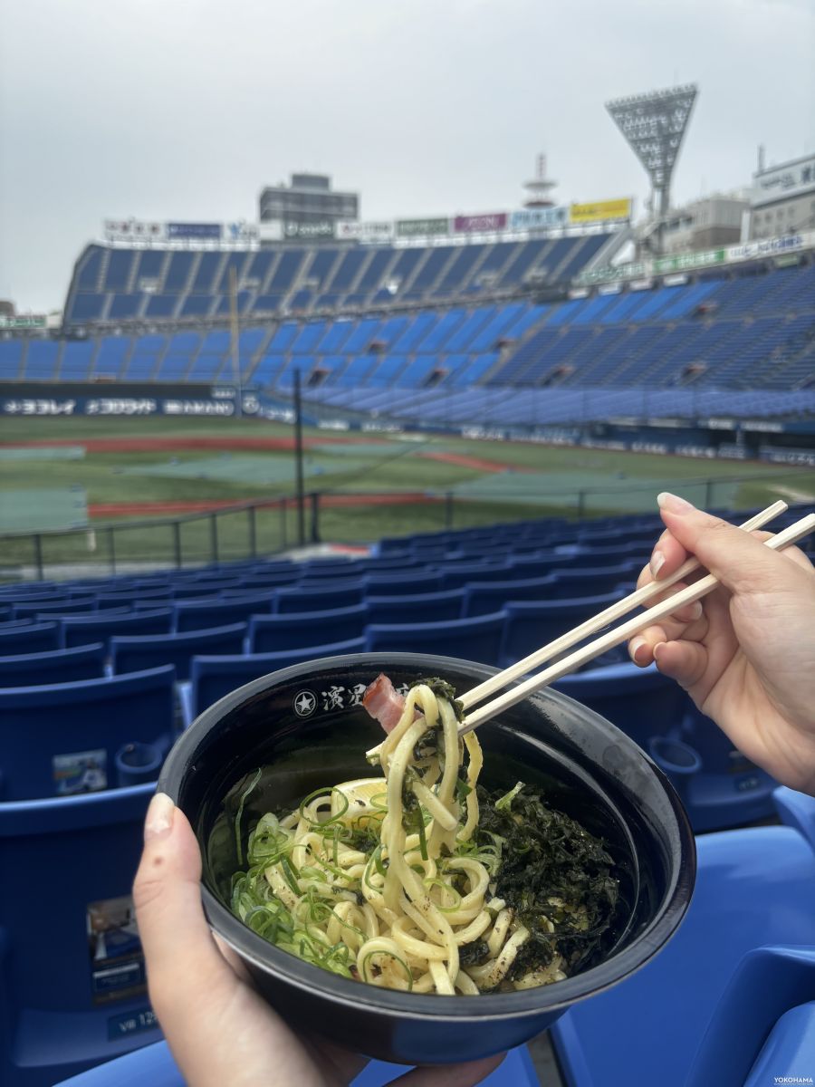 試合観戦ではまぜ麺スタイルの『すたぁ麺』が食べやすい