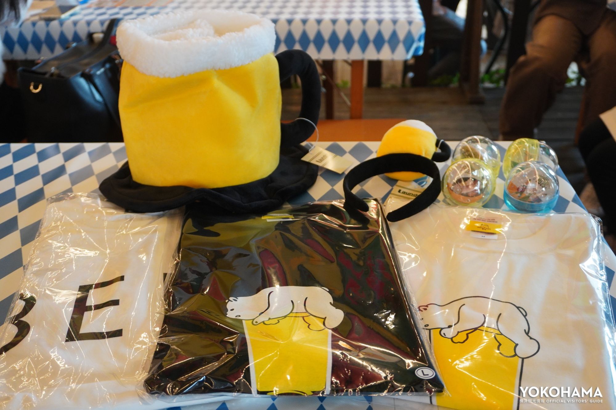 オフィシャルグッズのビールカチューシャや帽子を身に着ければ、盛り上がりも最高潮。