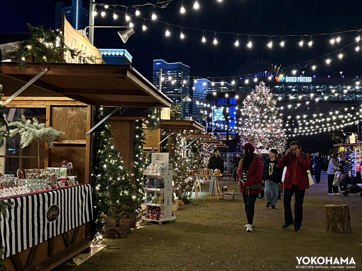 Christmas Gate 横浜の夜景とともにクリスマス気分が味わえます！