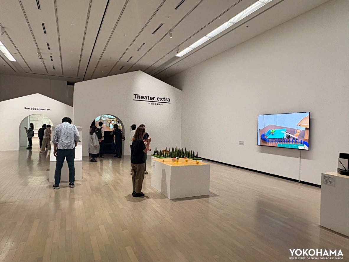 シアターでは、知的好奇心をくすぐる様々な作品を放映 展示風景