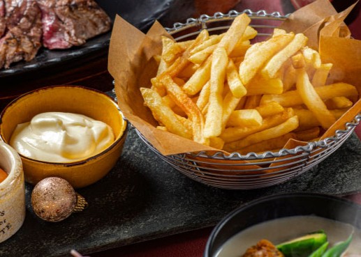 揚げたてのベルギー流フライドポテト〈提供画像〉