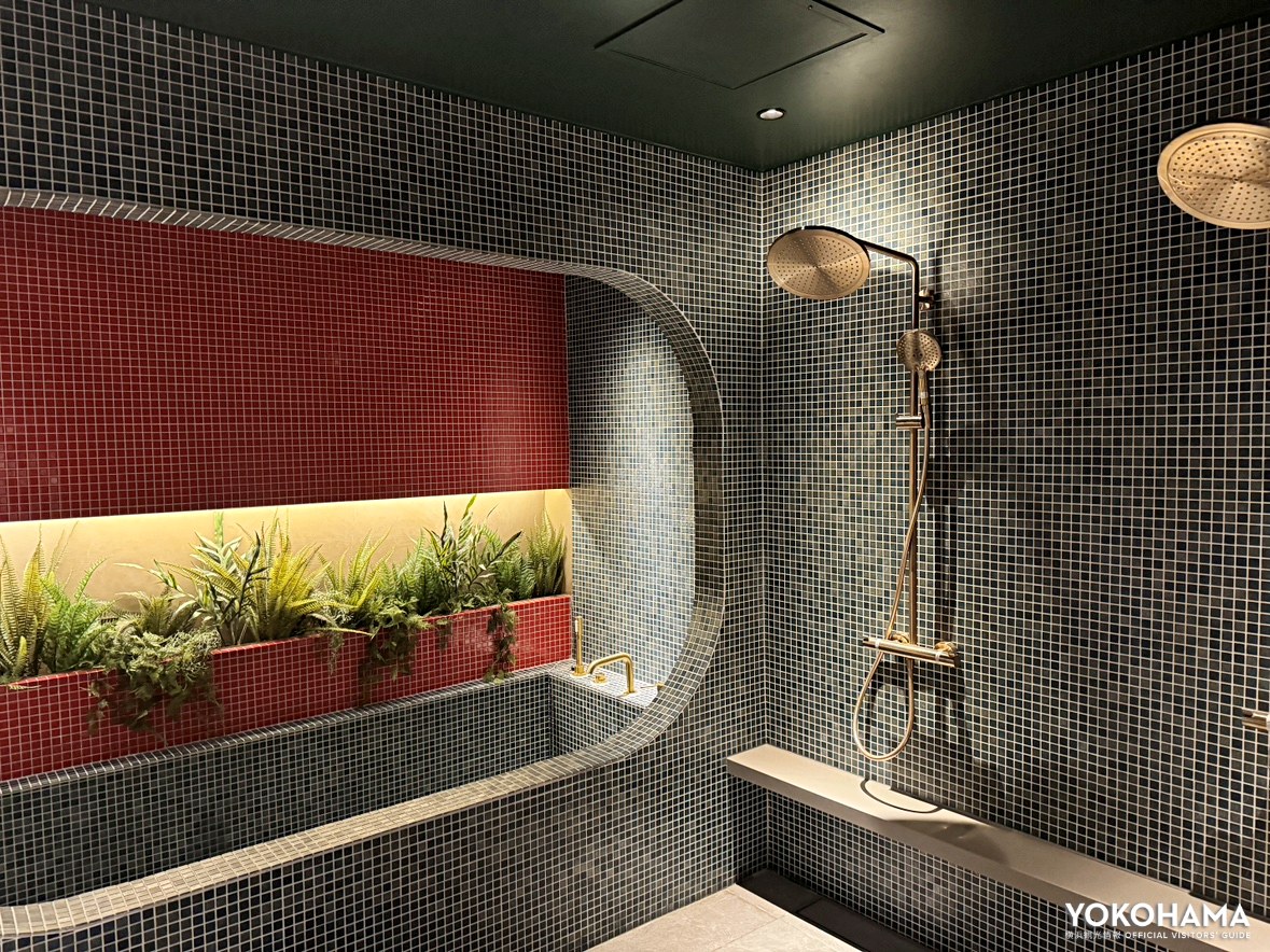 広々とした贅沢なバスルーム