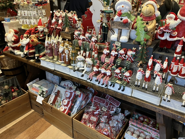 可愛い人形もあります