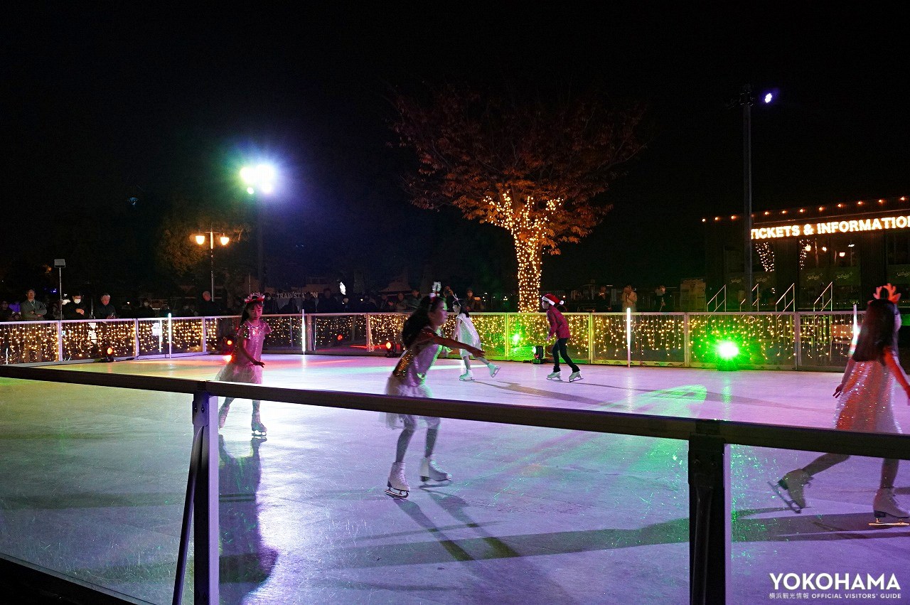 山下公園に登場した巨大スケートリンク