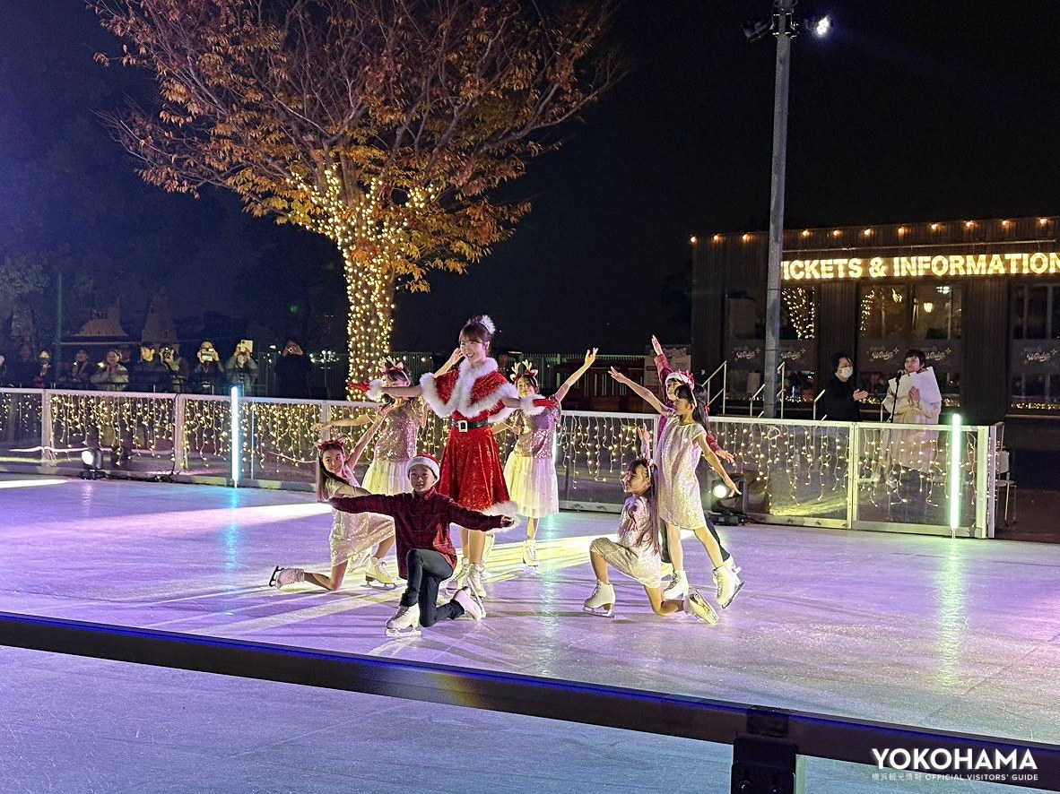 キッズスケーターたちとアイスショー披露