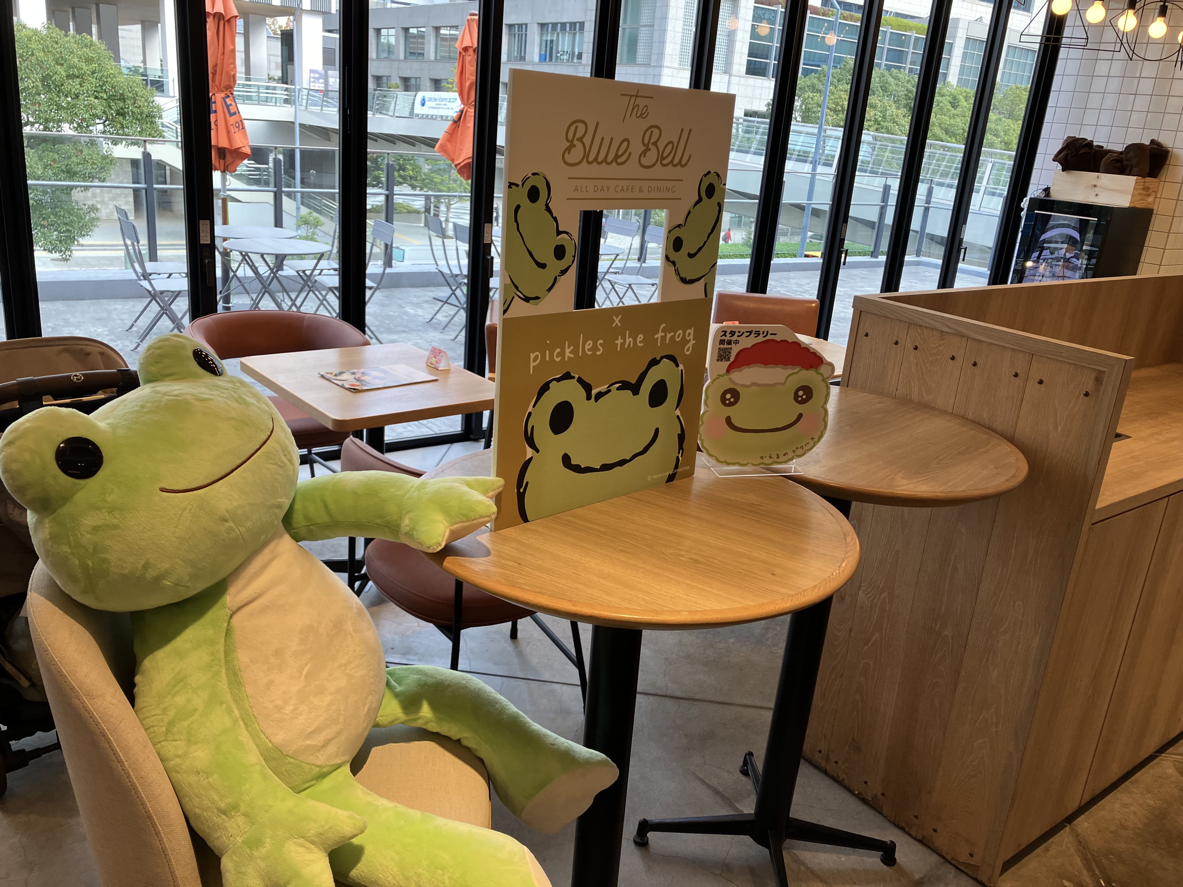 顔出しパネルと大きなピクルスも発見