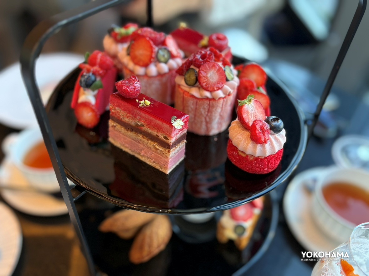 見た目も華やかな苺づくしのアフタヌーンティー「第一楽章」