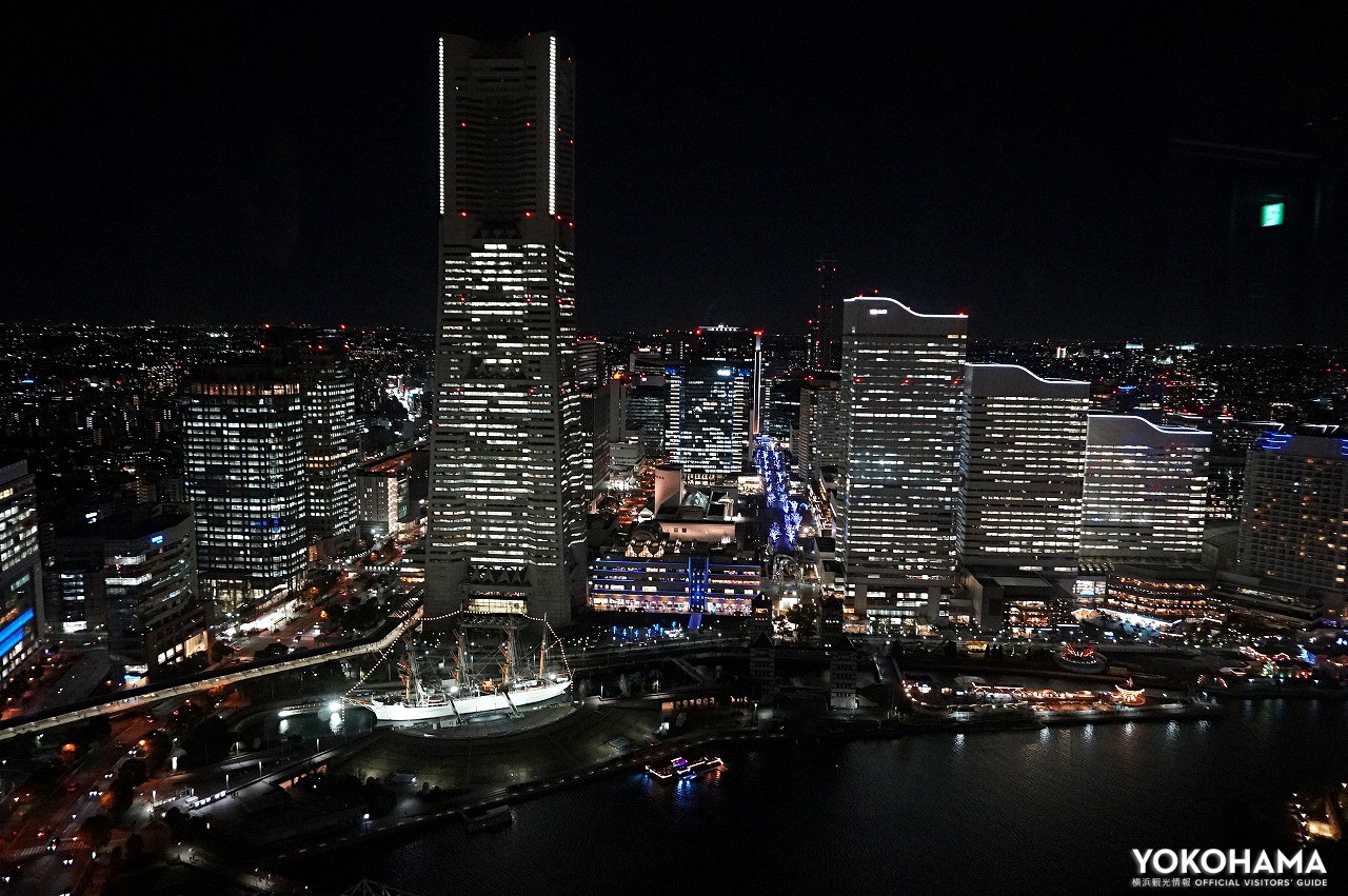 横浜の夜景が目の前に！