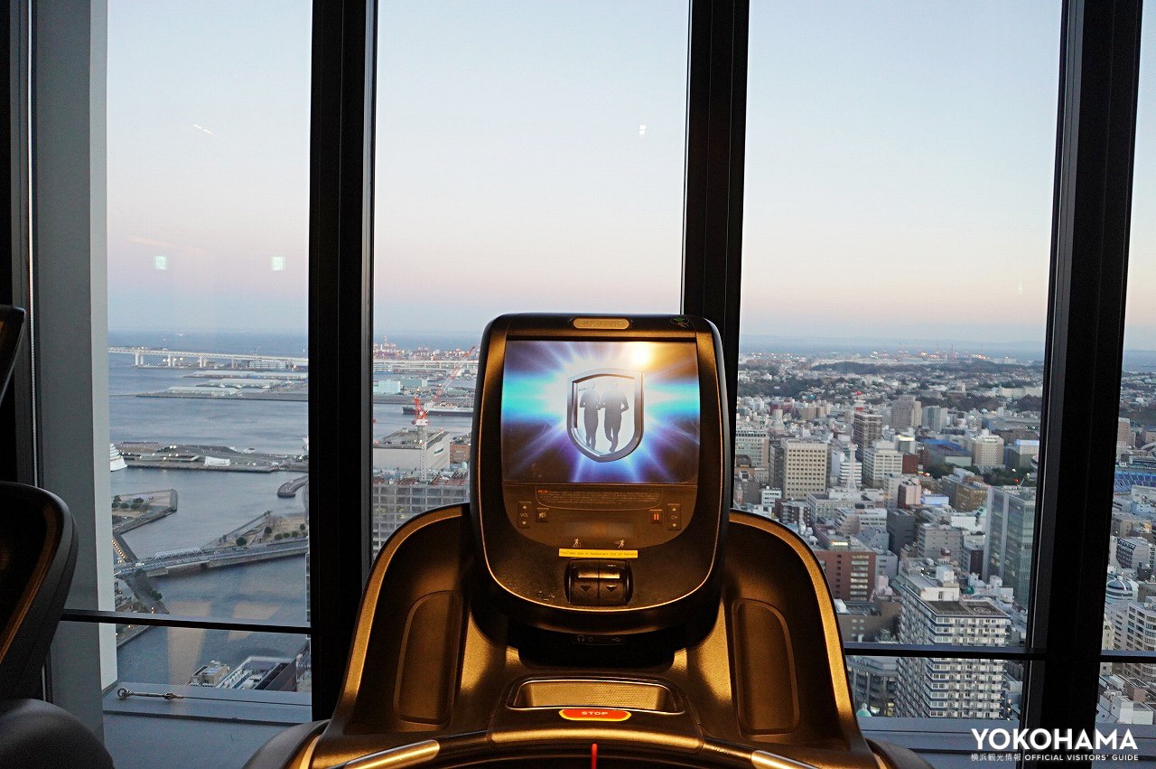 まるで空中を走っているかのような視界