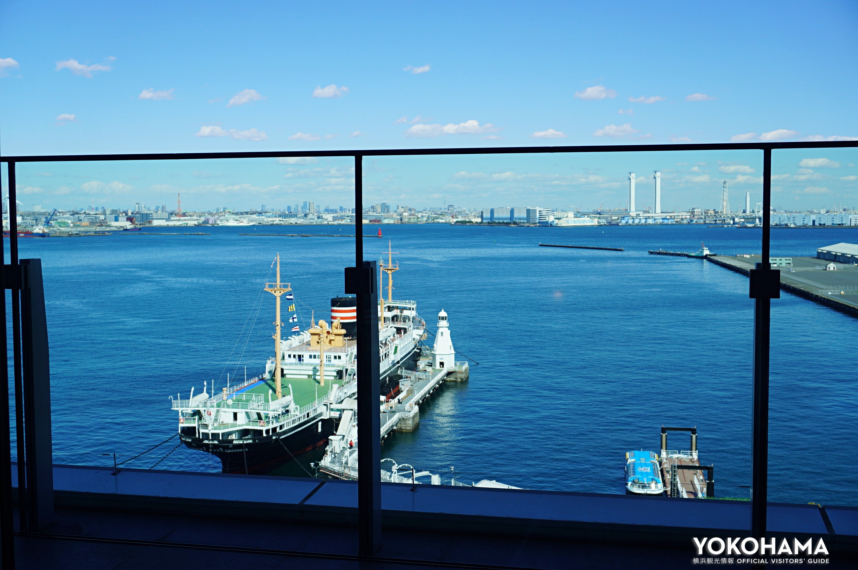 氷川丸が目の前に