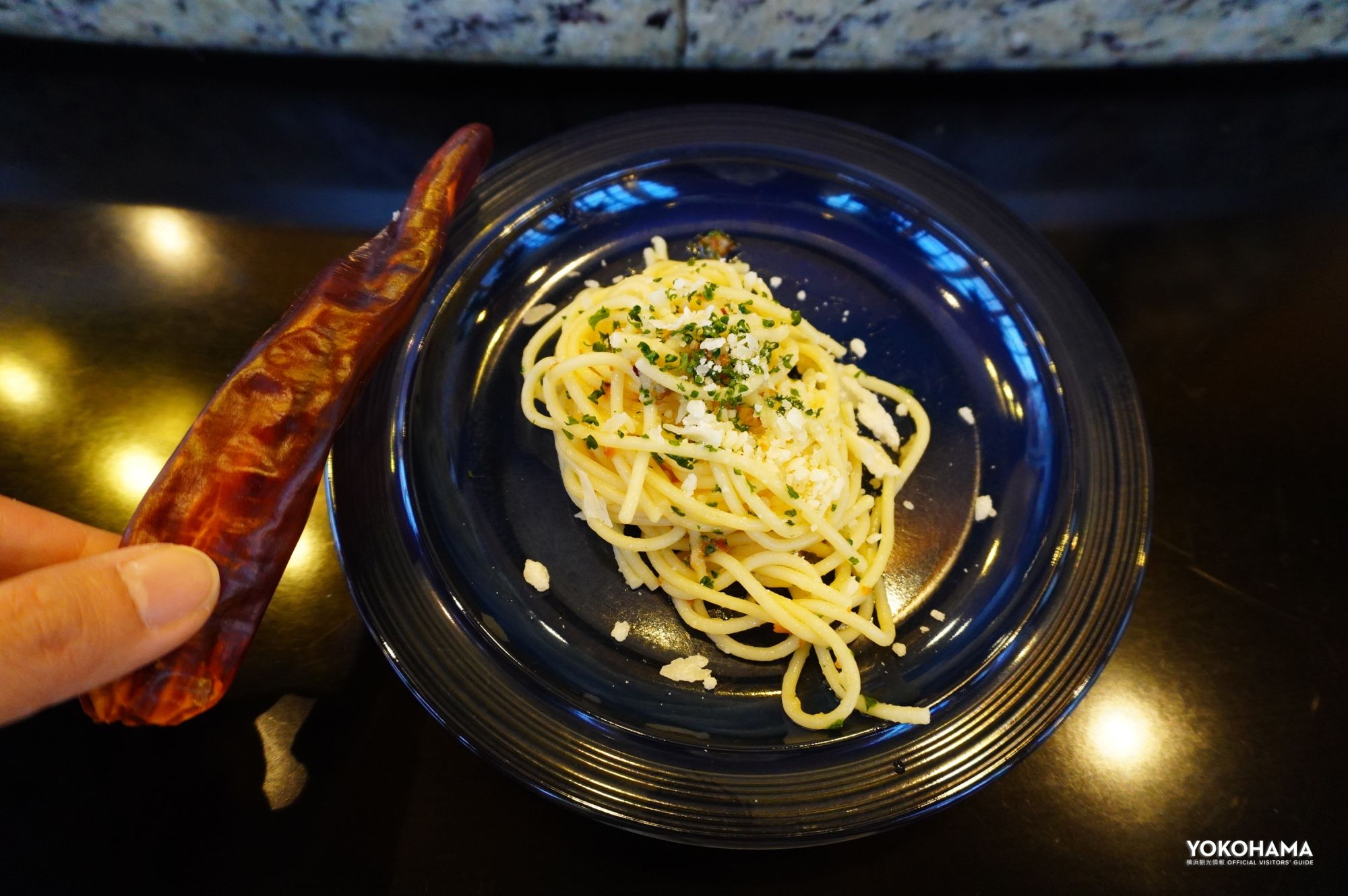 地元のヤマタノオロチ伝説から名付けられた&ldquo;オロチの爪&rdquo;は、手のひらからはみ出そうなサイズ感