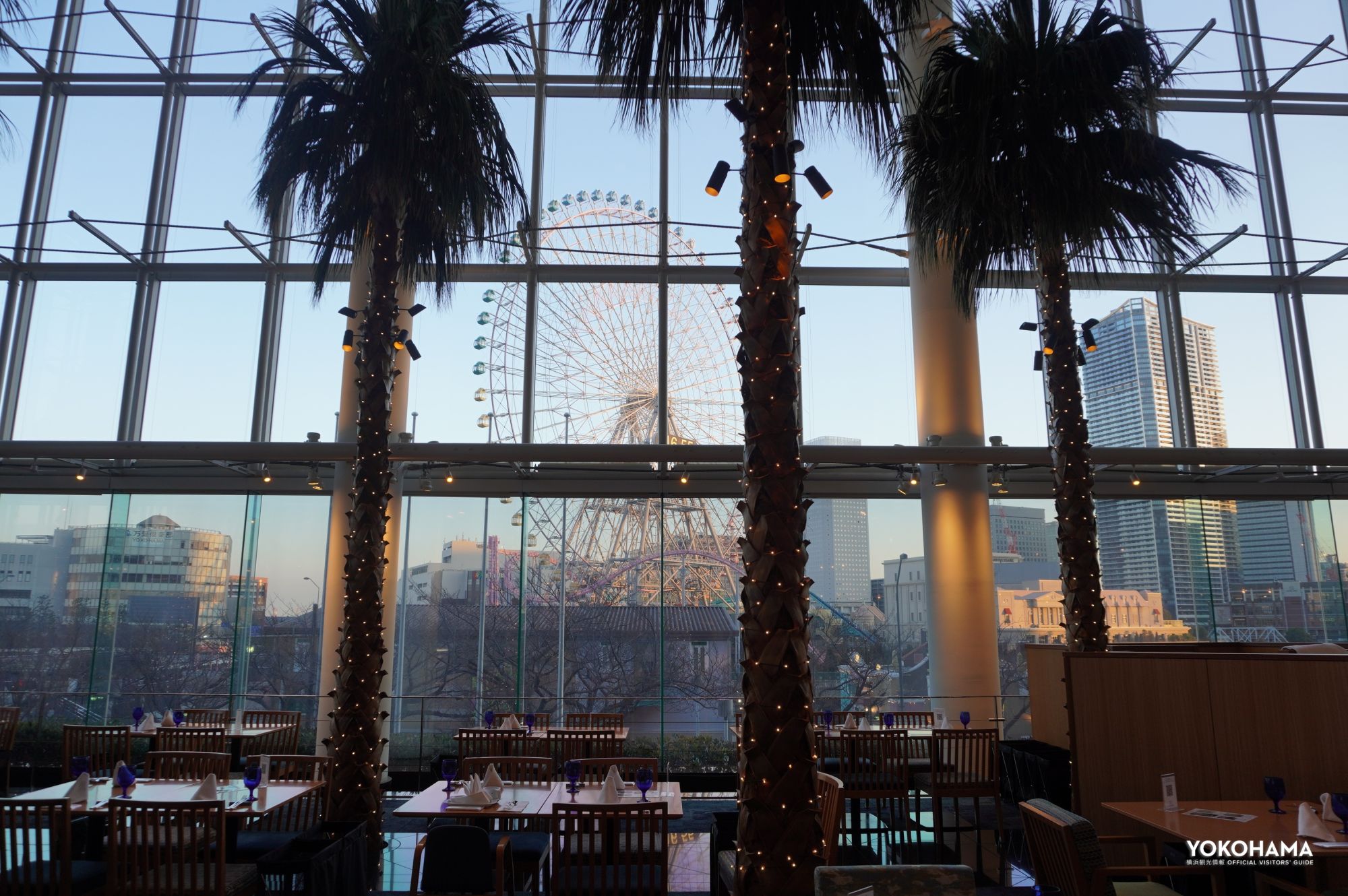 横浜のシンボル「コスモクロック21」（観覧車）の眺望も楽しめます
