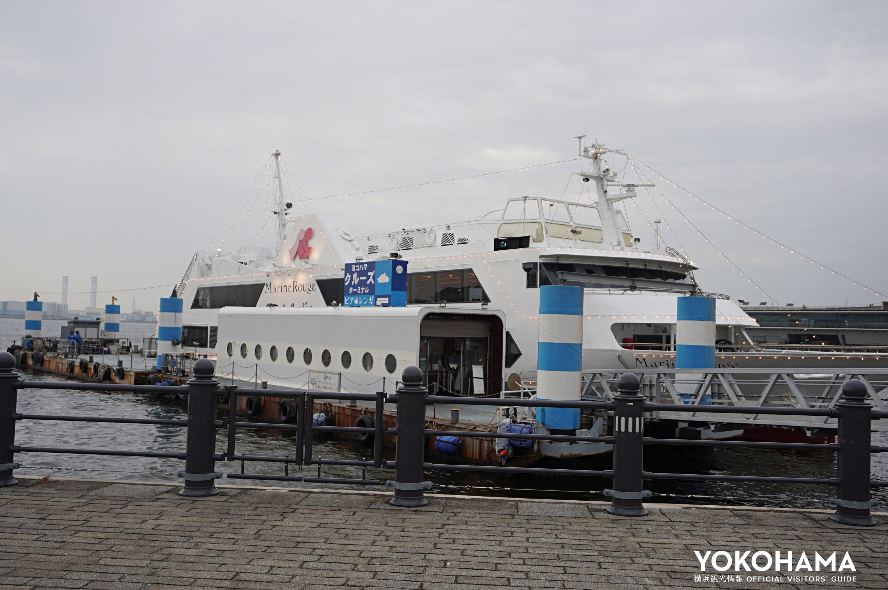 赤レンガ倉庫前「ピア赤レンガ」が乗り場です