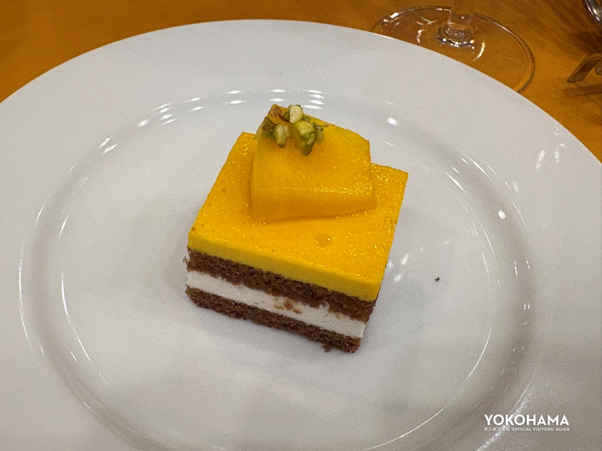 「Daydream」とのおすすめペアリングは「マンゴーとライチのムースケーキ」