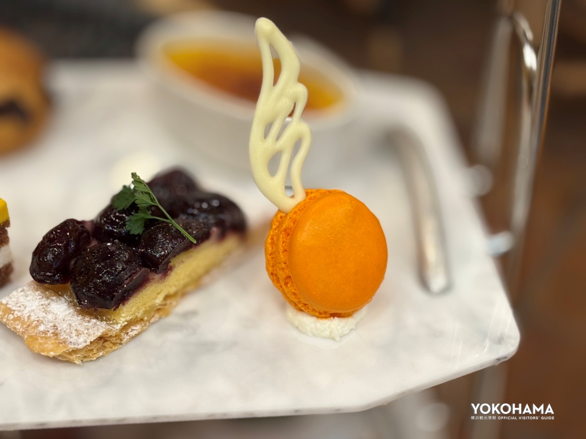 「JAPANエール＜香＞」とのおすすめペアリングは上段右端の「紅茶のマカロン」