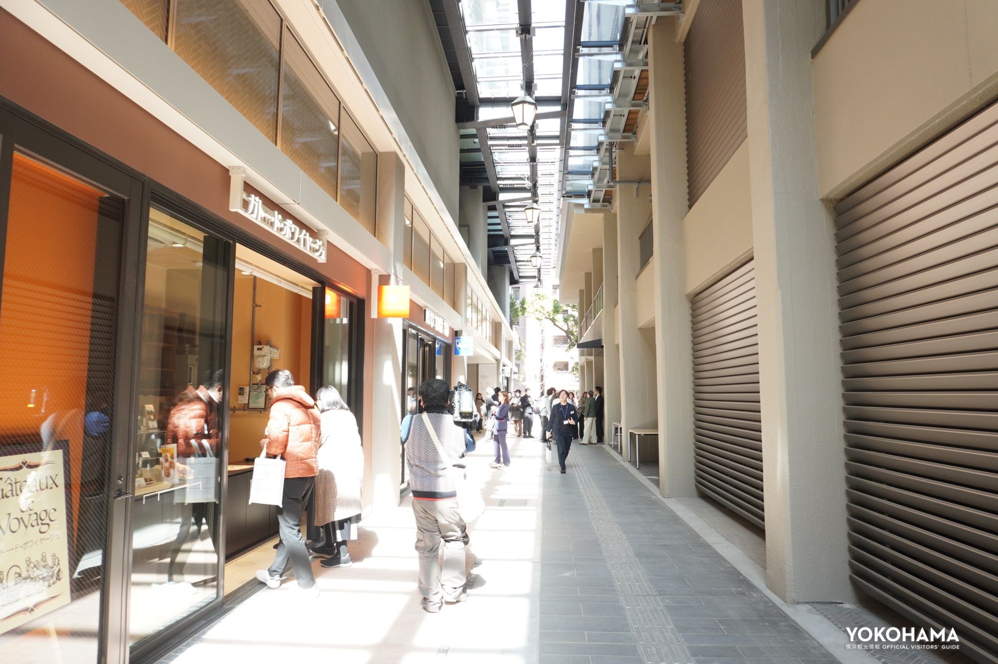 アーケードになっている「継承の道」