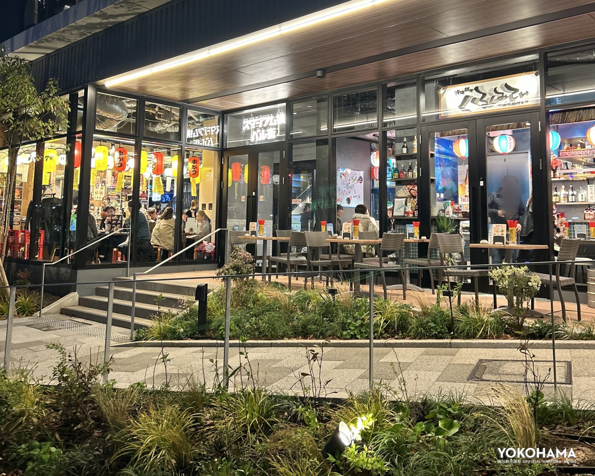 スタジアムサイドテラスは、横浜スタジアムを眺める立地