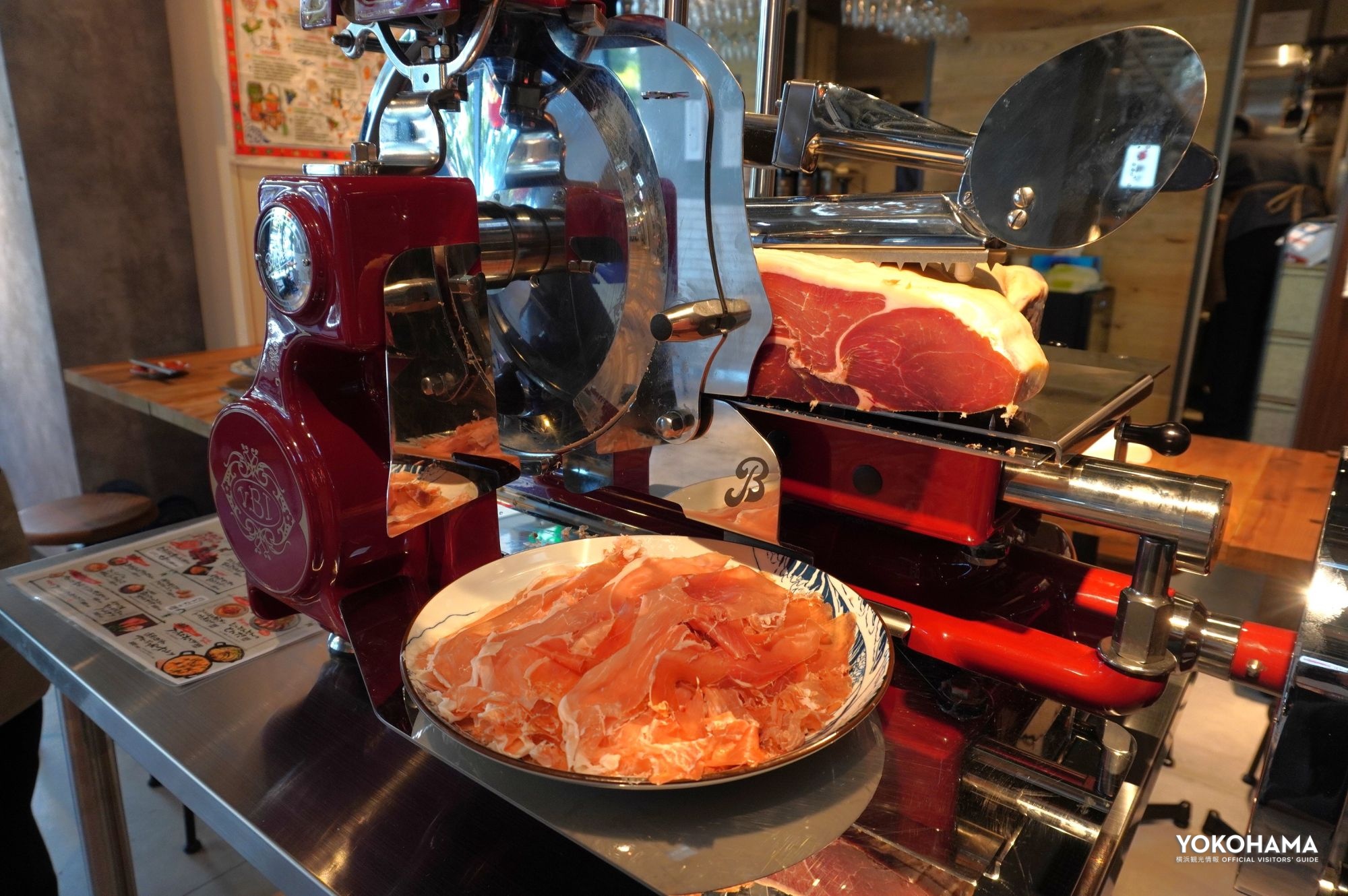 おすすめは、ふわふわ軽い食感の生ハム