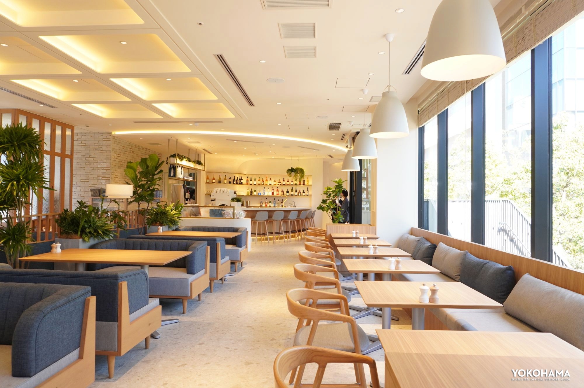 ナチュラルさと都会的な洗練が調和した、心地よい空間です