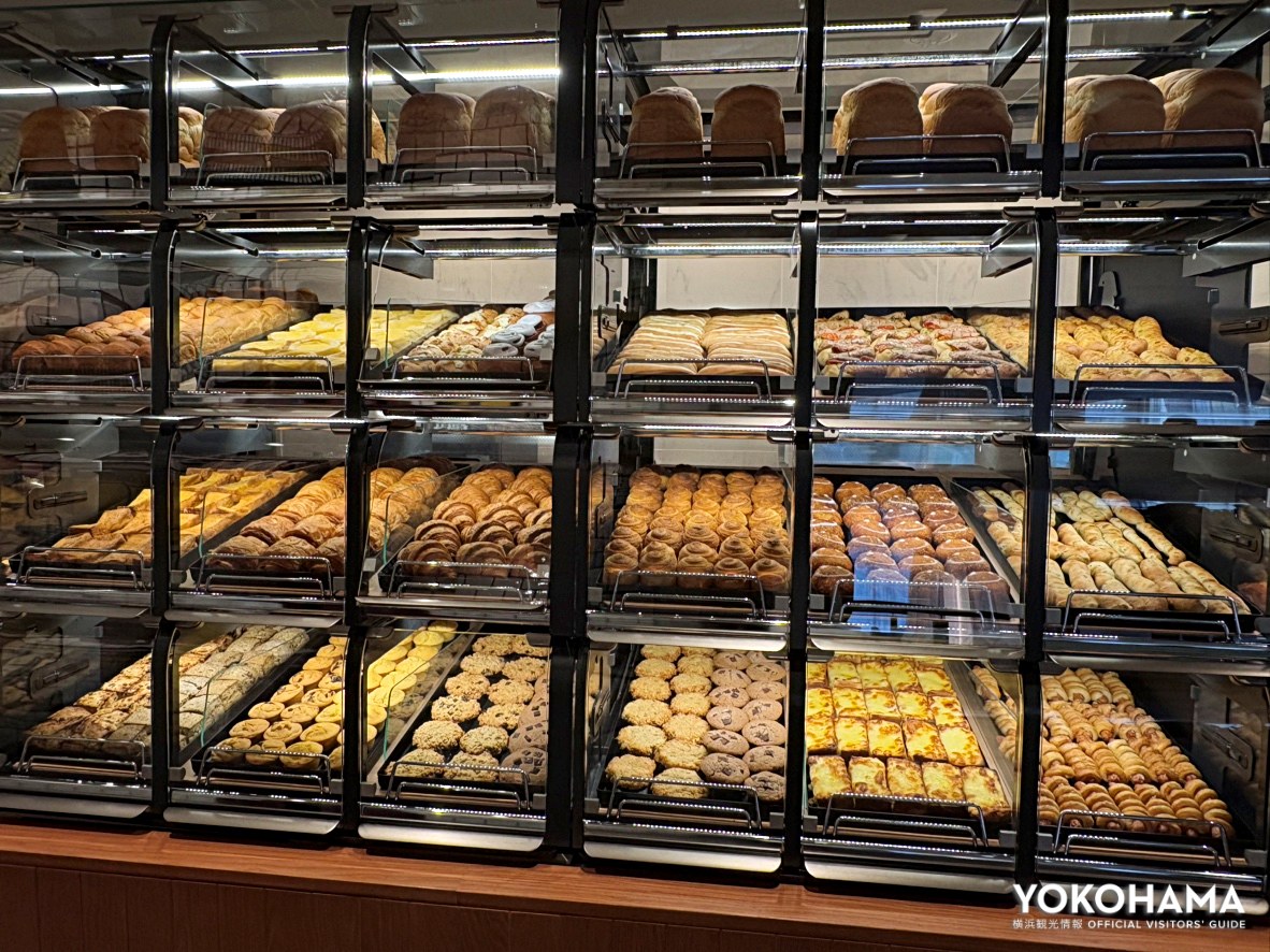 甘いパン、総菜パン、食パンまで幅広いラインナップ