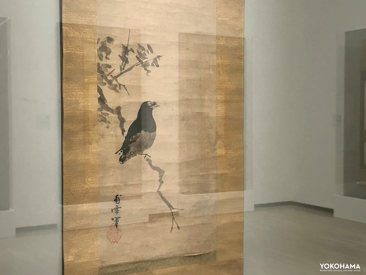 甫雪等禅《鸜鵒（叭々鳥）図》［室町時代後期］　今村紫紅《白蓮と叭々鳥(ははちょう)》と見比べてみてください
