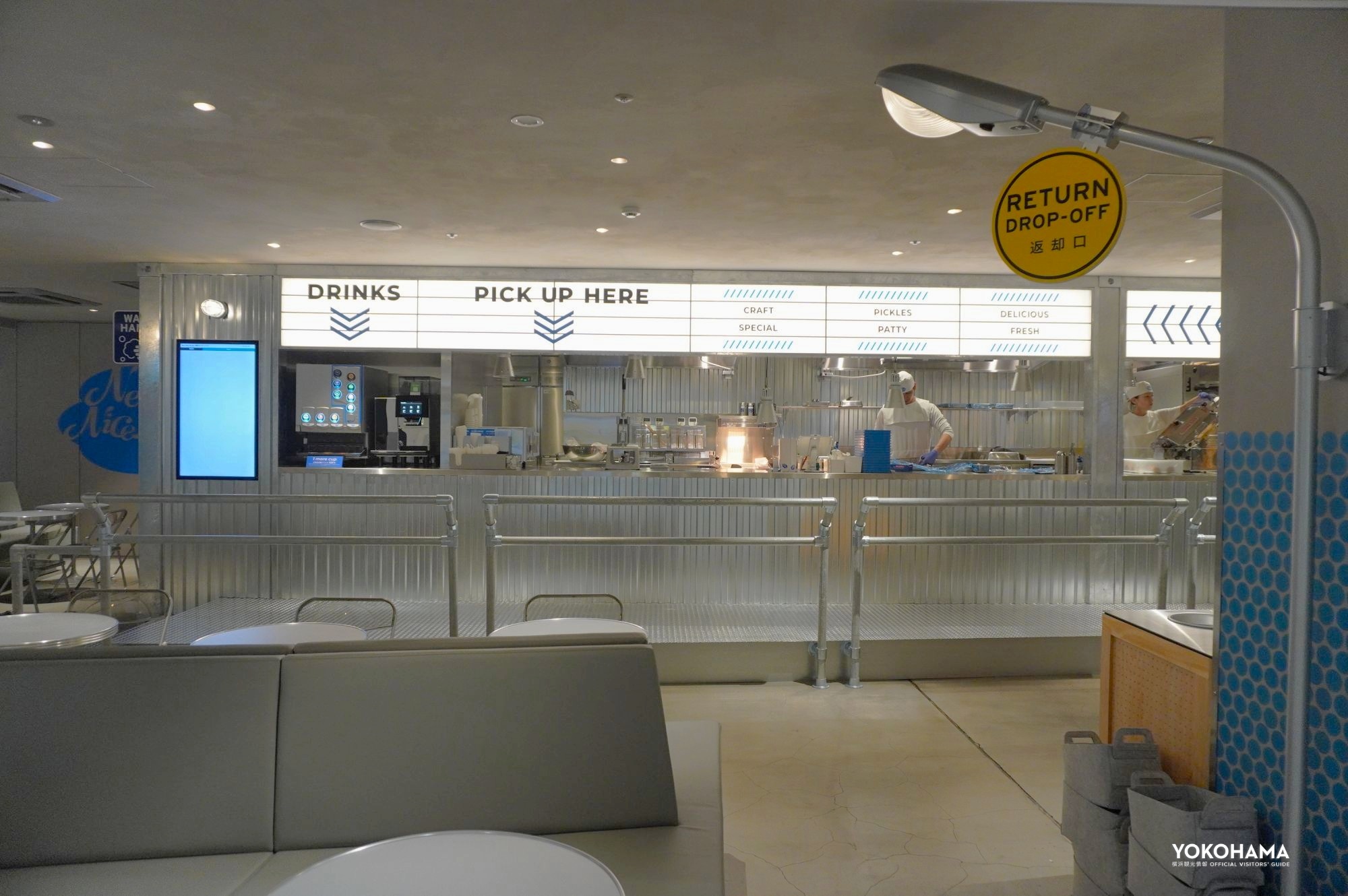 「Neo Nice Burger」はインダストリアルな空間で、3店舗それぞれ異なる雰囲気も楽しめます