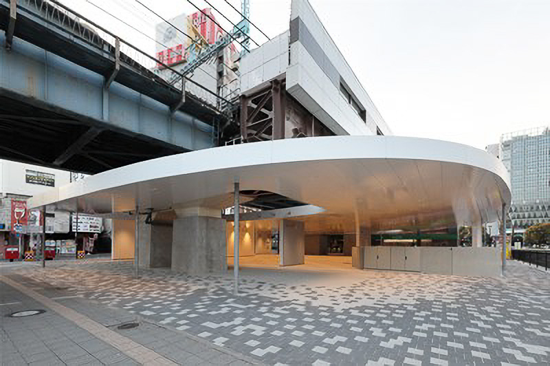 JR関内駅北口広場