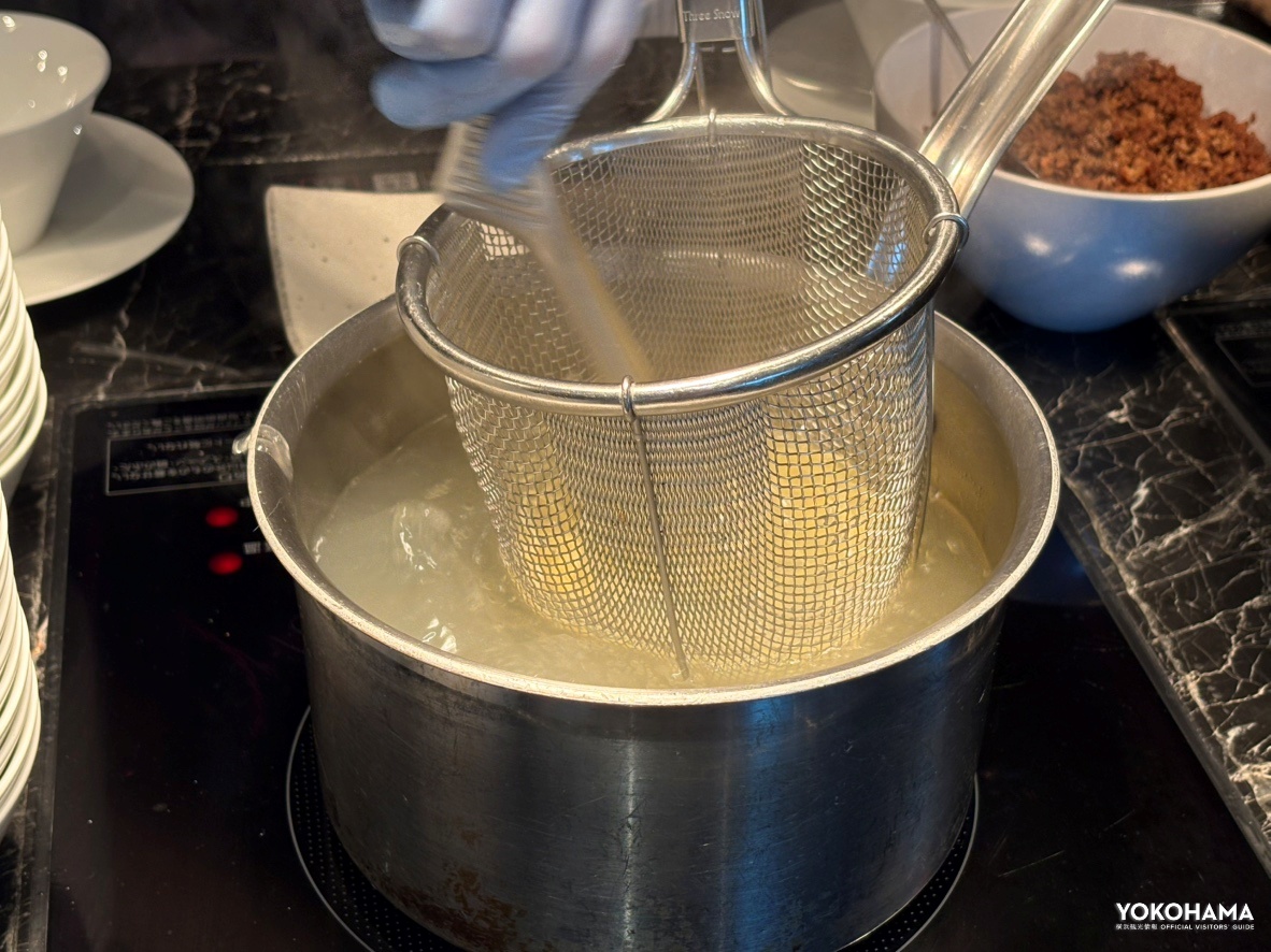 ライブキッチンで目の前で仕上げてもらえます