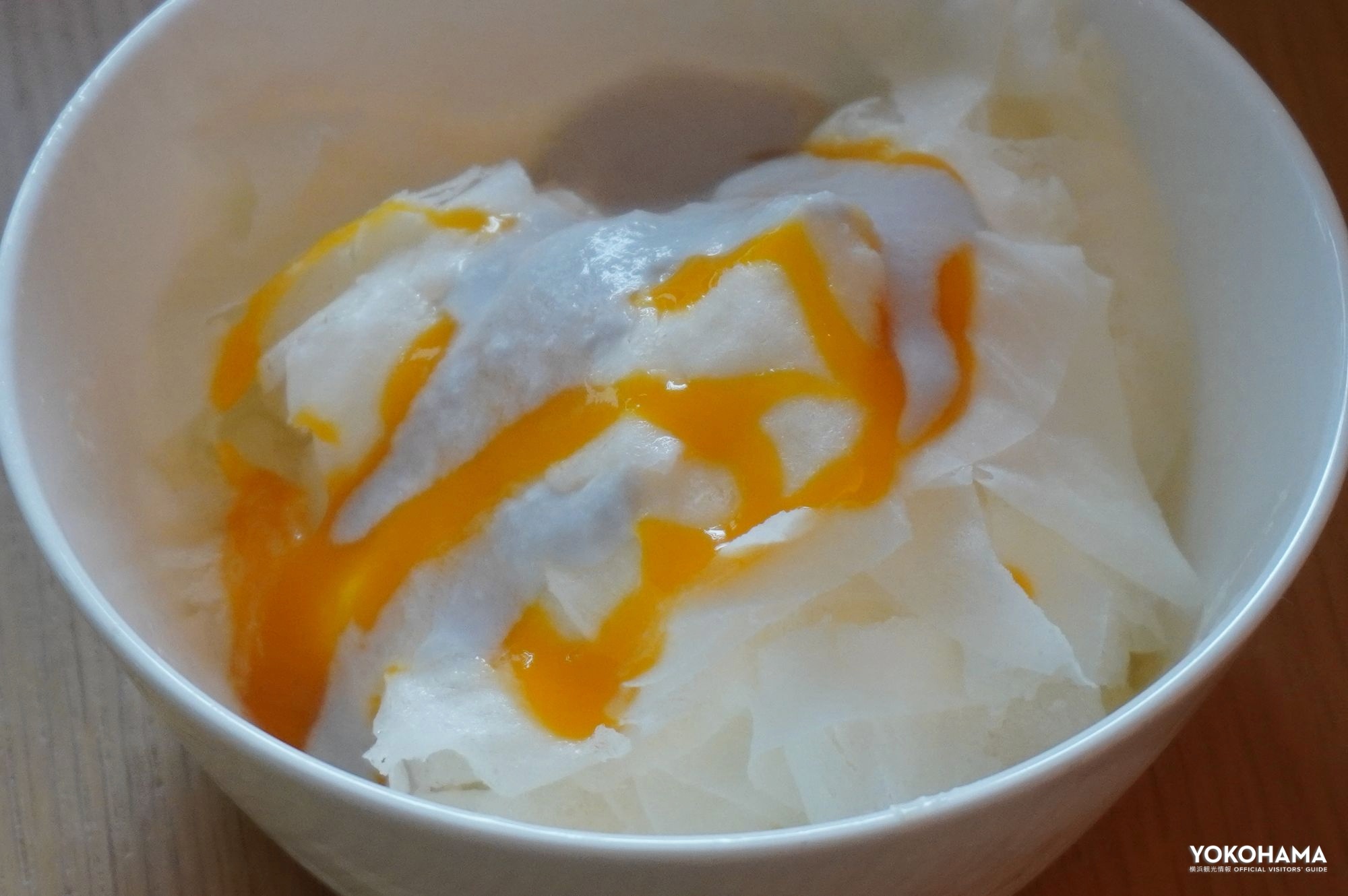 氷自体がふんわり甘いミルク味の「純氷かき氷」