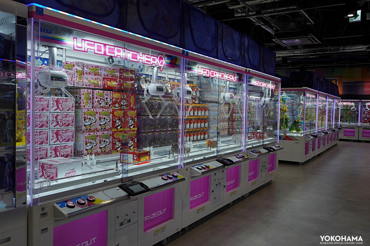 お菓子やぬいぐるみのクレーンゲーム