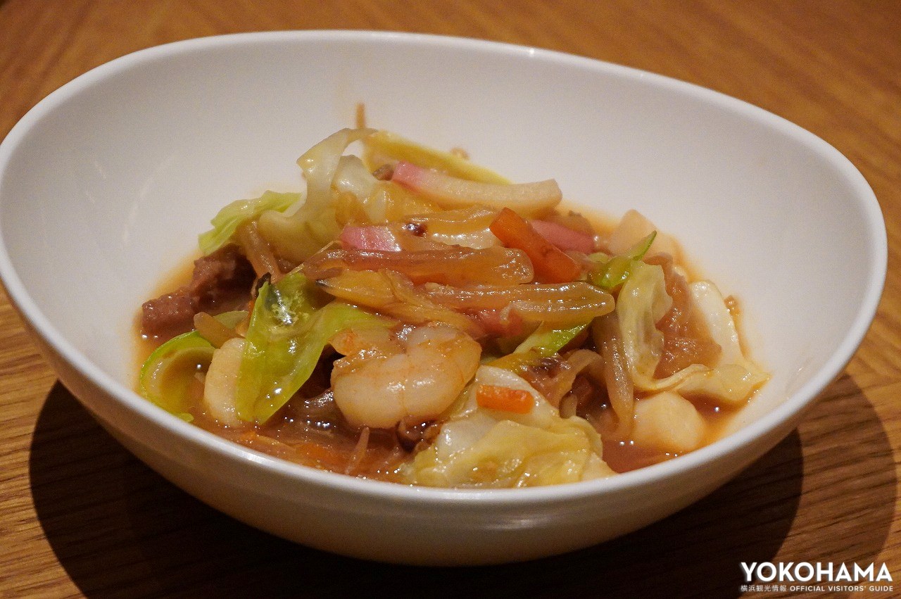 海鮮の旨味を感じる「炒麺(チャーメン)」