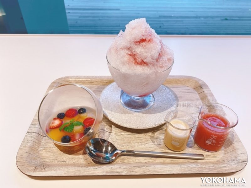 フレッシュイチゴと自家製練乳のかき氷　フルーツコンポートセット(税込1000円)
