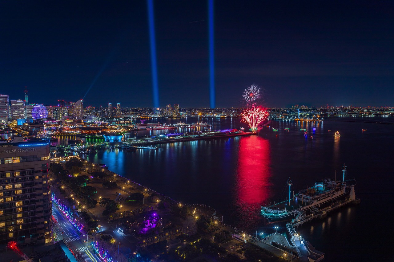 横浜港を彩る短時間の花火「横浜スパークリングトワイライト」2024年は毎月花火を打ち上げ！