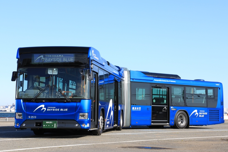 横浜ベイエリアで連節バス「BAYSIDE BLUE（ベイサイド ブルー）」が7月23日運行開始！