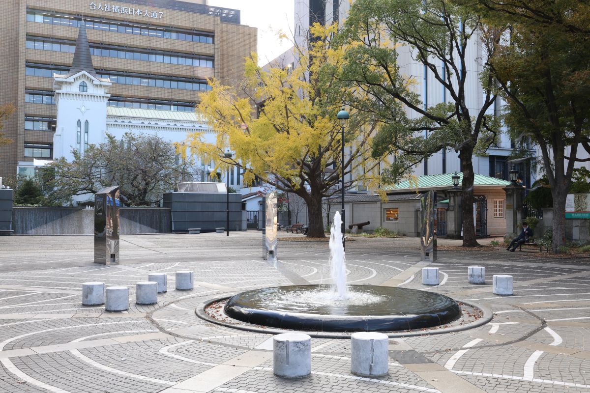 開港広場